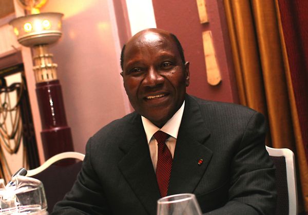 Côte d’Ivoire : Le premier ministre Daniel Kablan Duncan reconduit après avoir présenté sa démission et celle de son gouverne