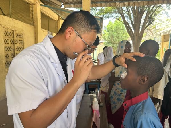 Tchad : La Mission Médicale Chinoise offre des consultations gratuites et des dons à l'école de l'Amitié Chine-Tchad