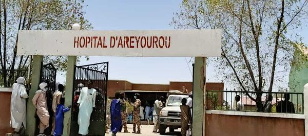 Tchad : visite du délégué général du gouvernement du Kanem à l'hôpital de Areyourou