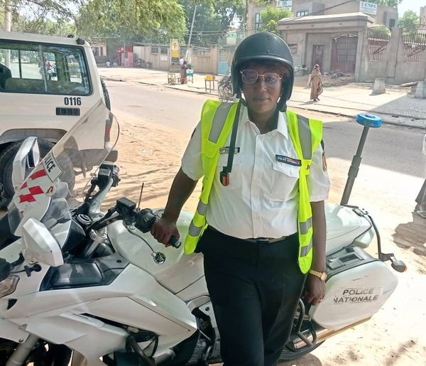Tchad - Portrait : Fatimé Béchir, une femme motarde déterminée au service de la sécurité routière