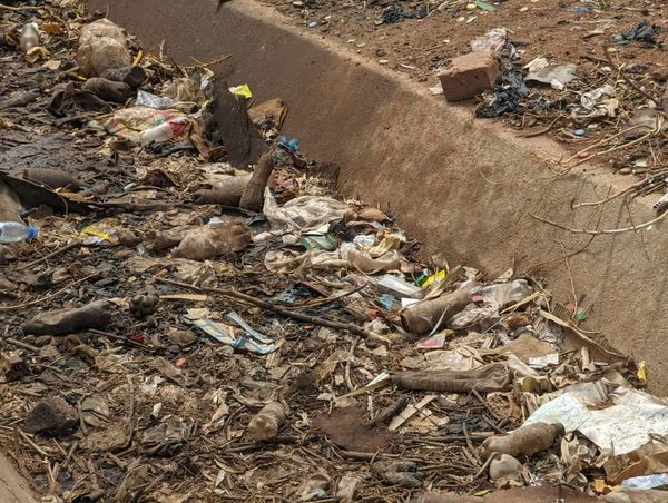 Moundou face au risque d'inondations : Les caniveaux obstrués inquiètent à l'arrivée des pluies
