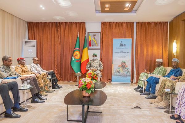 Mali : le président de la Transition accorde une audience au chef du gouvernement burkinabè