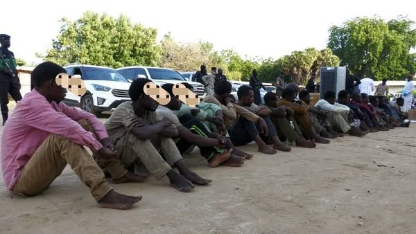 Tchad : Vingt-quatre présumés malfrats présentés à la presse à N'Djamena