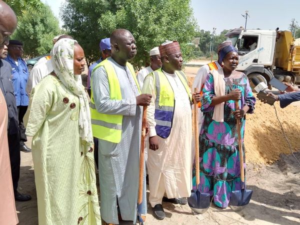 Tchad : à N'Djamena, la commune du 3ème arrondissement soutient le Lycée Félix Eboué par des travaux de remblaiement
