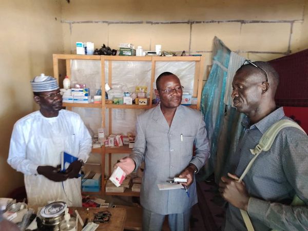 Tchad : le préfet du Batha Ouest procède à la fermeture de plusieurs pharmacies illégalement installées