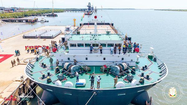 Guinée : réception des premiers navires pour l’exportation du minerai de fer au port de Morebaya