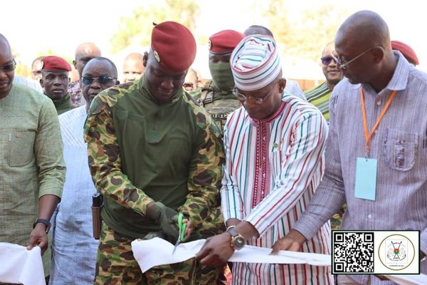 Burkina : le capitaine Ibrahim Traoré inaugure l’usine de SN-BRAFASO