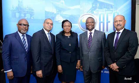 Oliver Andrews, Directeur Exécutif; Andrew Alli, Président; Sarah Alade, Présidente; Dr. Adesegun Akin-Olugbade, Chef des opé