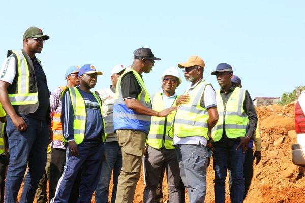Guinée : Le Ministre Laye Sékou Camara accélère les travaux de l’axe Kagbelen–Kouriah et de la Transversale T12