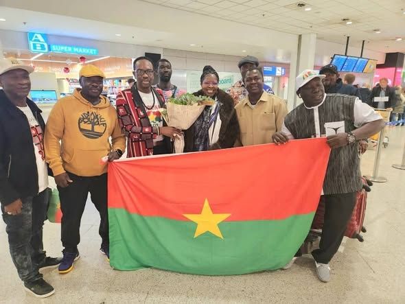 Faso Mêbo : la diaspora burkinabè de Grèce apporte un soutien de 2 135 euros à l’initiative