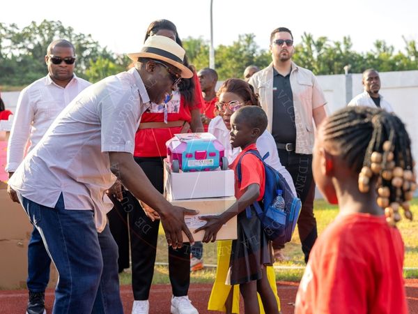 Guinée équatoriale : le vice-président lance la distribution des jouets à Evinayong