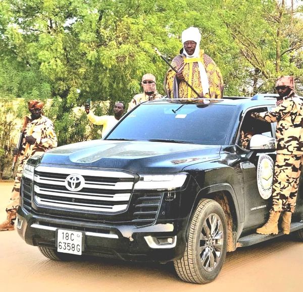 Ouaddaï : Abéché en liesse pour le retour de Sa Majesté Chérif Abdelhadi Mahadi