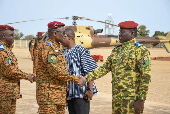 Burkina Faso : Le Ministre de la Guerre en première ligne pour la reconquête territoriale