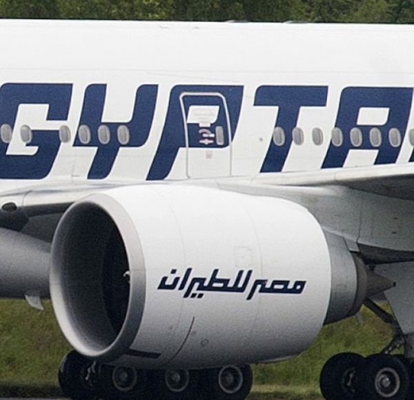 Des corps humains de l'avion Egyptair retrouvés
