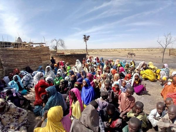 Tchad : au Ouaddaï, la députée Amina Ali Idriss offre des vivres aux sinistrés d’Am-Zéfé