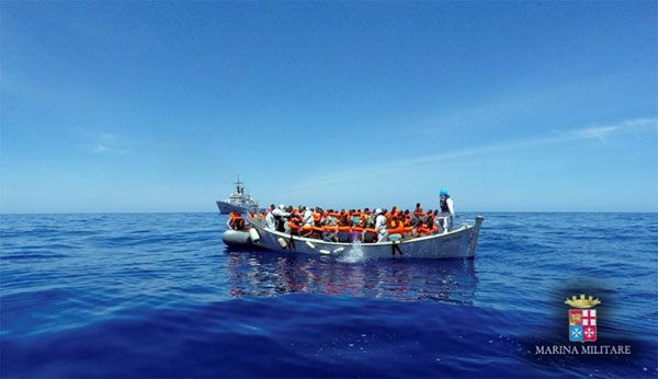A rescue operation by the Italian navy ship Grecale (unseen) off the coast of Sicily, Italy. Photo: Marina Militare, May 6, 2