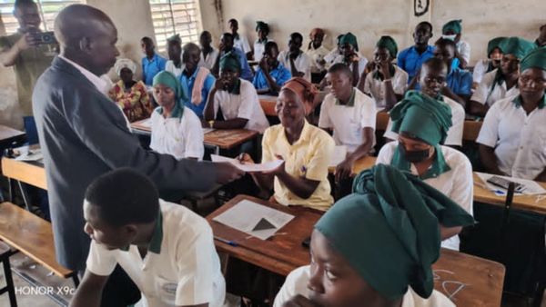 Examens blancs au Centre La Colombe de Kélo : un entraînement crucial