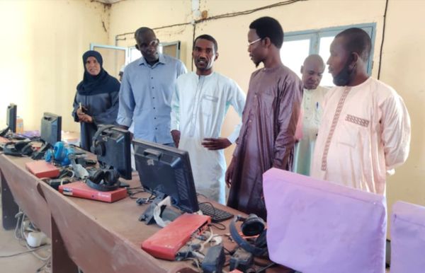 Tchad : le lycée féminin bilingue d'Abéché en campagne pour le numérique