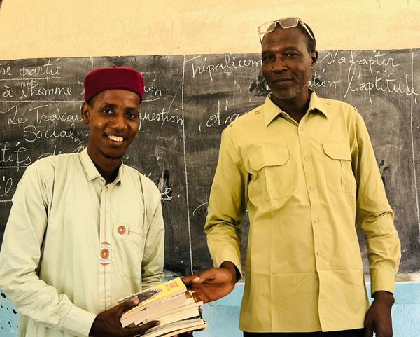 Sensibilisation des élèves du lycée Alifa Zezerti sur l’importance de la lecture