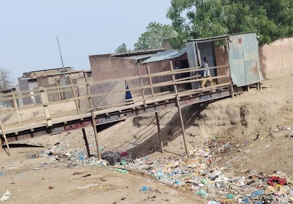 Zafaye : un chantier abandonné menace des vies à l'approche des pluies