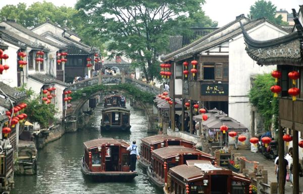 Tourism and Culture Propel China's Service Consumption Surge