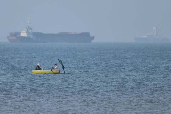 Les États-Unis tirent sur deux pétroliers iraniens dans le détroit d'Hormuz