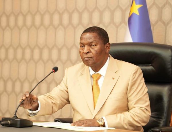 Le président Touadéra renforce le dialogue social en Centrafrique