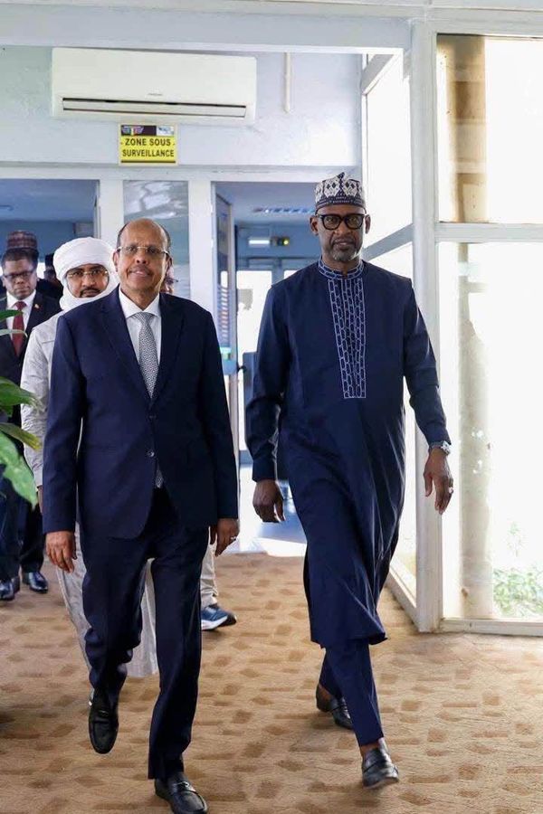 Visite de solidarité : le président de la Commission de l'UA à Bamako