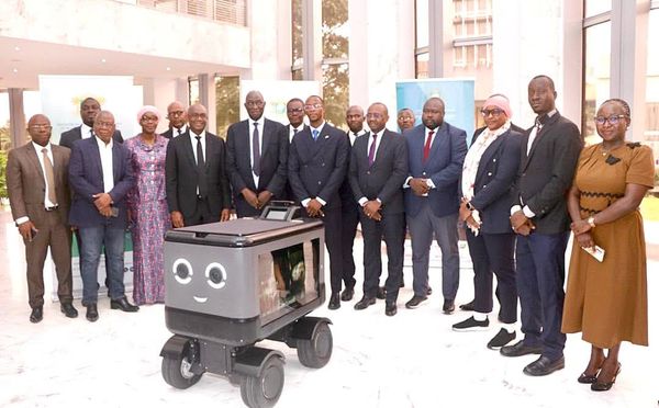 Côte d'Ivoire : innovation technologique, le ministre Djibril Ouattara accueille le robot KAYOD