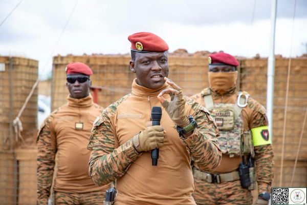 Burkina Faso : le président Traoré exhorte les Forces armées à affronter la menace