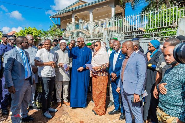 Guinée : le Premier ministre sur le site du drame de Demoudoula