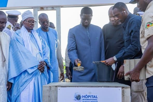 Sénégal : pose de la première pierre de l'Hôpital  Jalibatoul Marakhib-Hijama