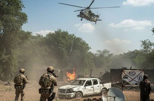 Mali : six frappes aériennes ciblées contre des objectifs militaires