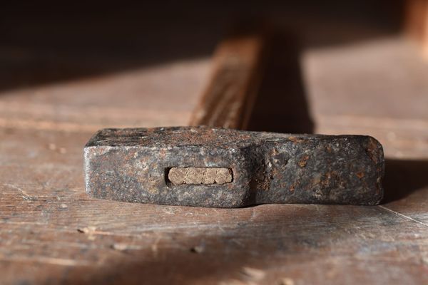 Tchad : portes et cadres métalliques, la menuiserie sous tension en un trimestre