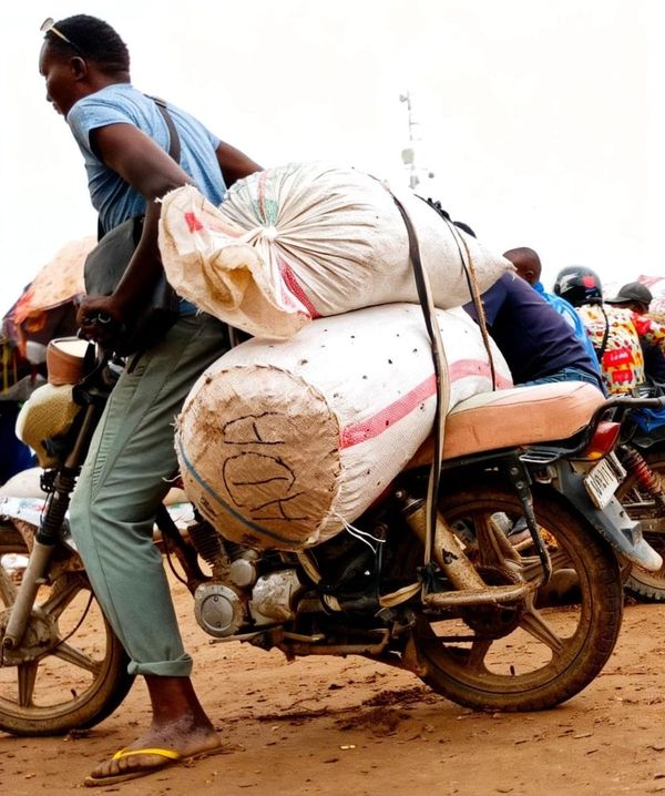 À N'Djamena, les moto-taxis érigent la débrouille en rempart contre le chômage