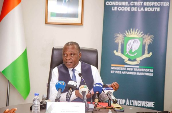 Côte d'Ivoire : dialogue sur la hausse des prix du carburant