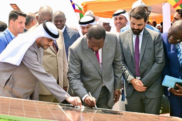 Centrafrique : le président lance la mise en service partielle du champ solaire de Sakaï 2