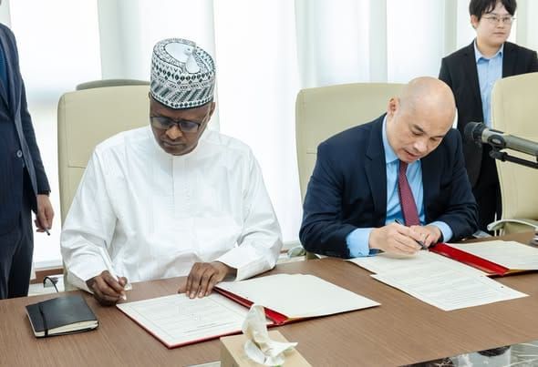 Tchad-Chine : signature de deux accords de don de 300 millions de yuans pour le développement