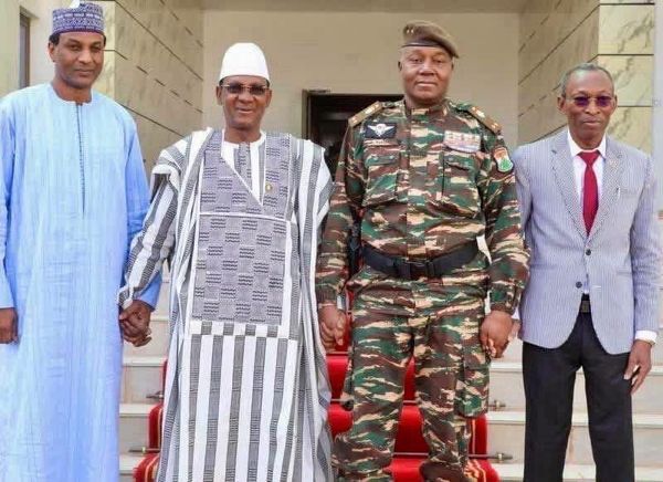 Tentative de déstabilisation au Niger : Choguel Kokalla Maïga exprime son soutien indéfectible à Niamey