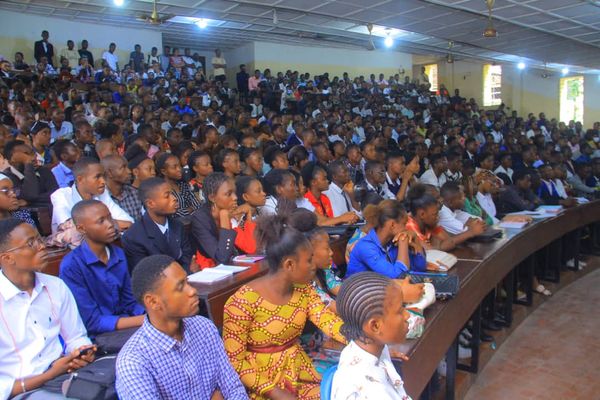 RDC : le gouvernement protège les parcours académiques et refuse que l'enseignement supérieur devienne un butin de guerre