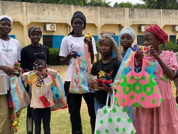 Tchad : des enfants artisans à Sarh, l'art au service de l'éducation