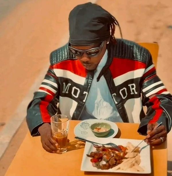 « MBONSI » : le single de MBh la Bombe qui interroge nos relations