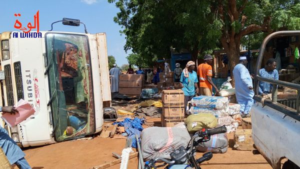 Tchad : un camion transportant des marchandises se renverse dans la ville Am-Timan