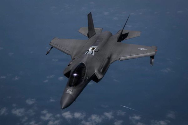 Tensions au Proche-Orient : Washington frappe l'Iran et appelle ses ressortissants à la vigilance