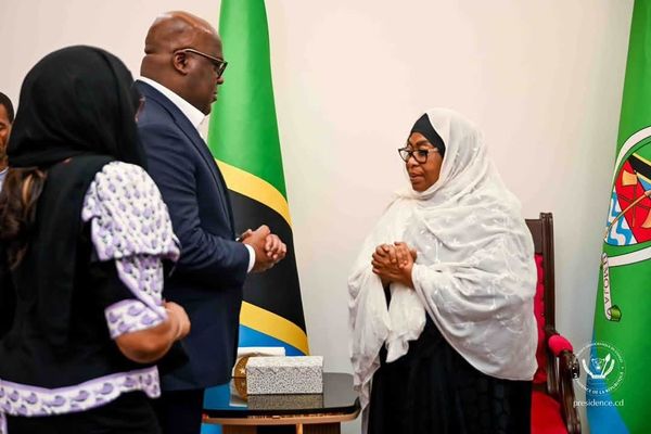 Décès de l'époux de Samia Suluhu Hassan : le couple présidentiel congolais en Tanzanie