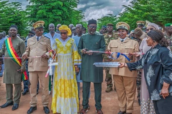 Mali : l'hôpital de Sikasso et dix artisans dotés d'installations solaires pour sécuriser leur approvisionnement