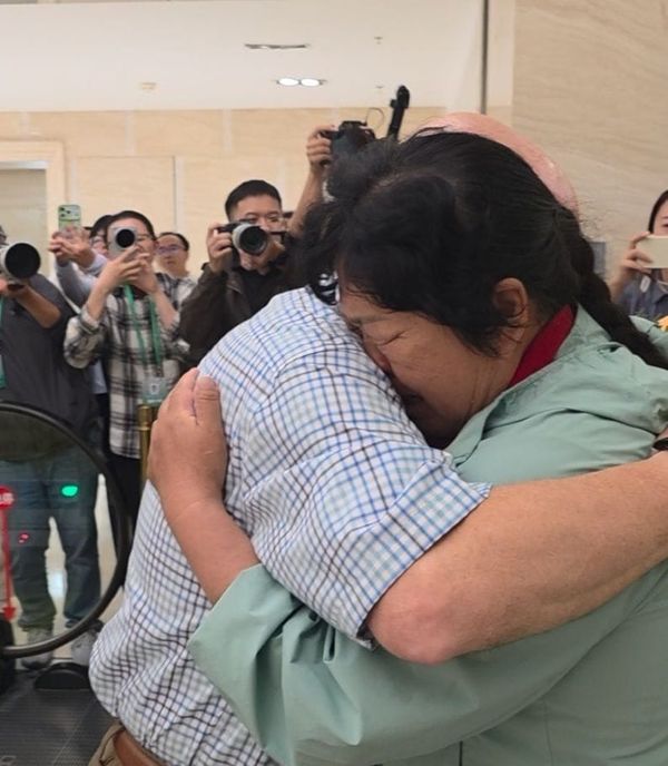 A 26-Year Transnational Friendship Blossoms in China's Desert Oasis