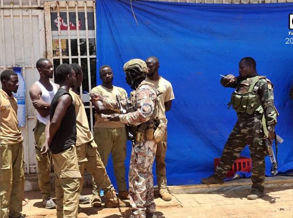 Niamey : le gouvernorat interdit formellement le port de la tenue militaire aux civils