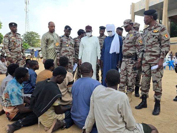 Tchad : la Police nationale présente 43 présumés malfaiteurs et un important arsenal saisi