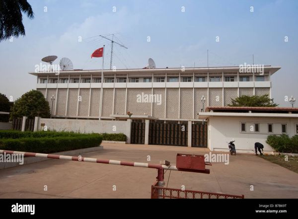Mali : l'ambassade de Chine dément toute motivation politique derrière la suspension des visas